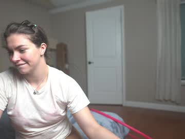 girl
        chroniclove cam image #6735525