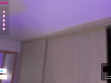 girl
        salomee_11 cam image #1040745