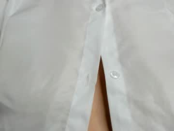 girl
        lauratanguy cam image #5355031