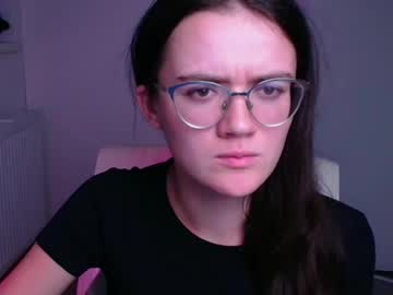 girl
        ketrin_pirsss cam image #5068785