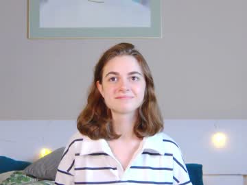 girl
        tiffany_long cam image #1325440