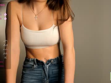 girl
        brittcubitt cam image #3734211