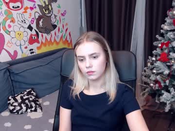 girl
        avrora_bell cam image #576441