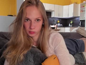 girl
        magic_couple13 cam image #4547567