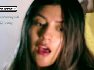 girl
        isabeyferrec cam image #4291507