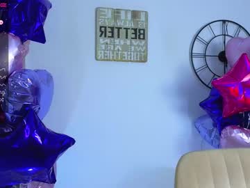 girl
        elizabeth__gray cam image #1720433