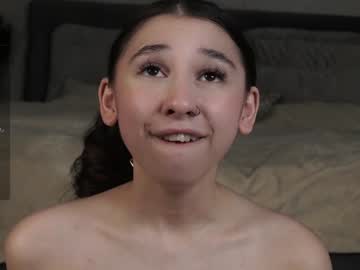 girl
        zarascarlett cam image #5872713
