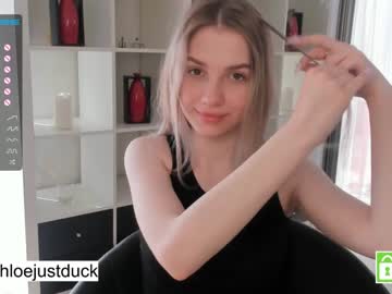 girl
        beverlyvega cam image #1070845