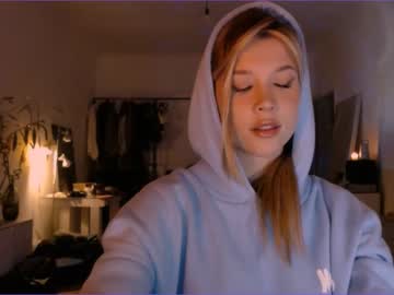 girl
        bitter_moon cam image #507083