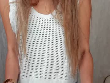 girl
        foxy_jennifer cam image #2740497