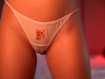 girl
        nightbunny_ cam image #5132643