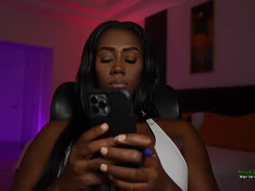 girl
        missksavage cam image #6825360