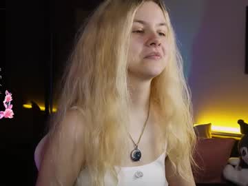 girl
        agnesscarterr cam image #6572199