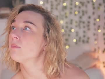 girl
        emily_fox_official cam image #4032945