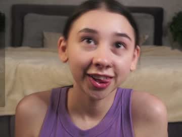 girl
        zarascarlett cam image #5701136