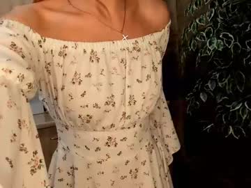 girl
        bridgetborom cam image #4045570