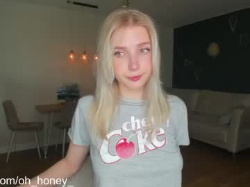 girl
        oh_honey_ cam image #1910097