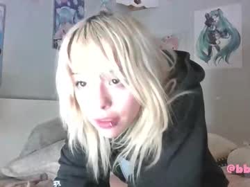 girl
        bbypawz cam image #5429082