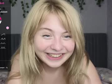girl
        shy_blondiee cam image #2978877
