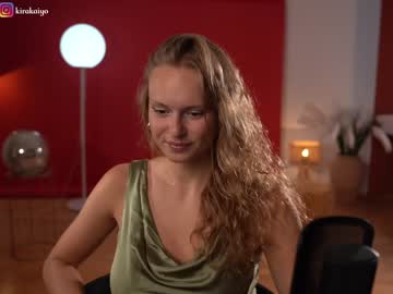 girl
        chillwithkira cam image #2108235