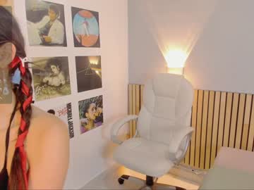 girl
        little_effy18 cam image #2919289