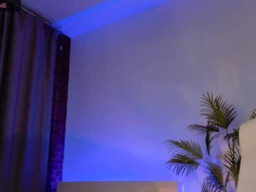 couple
        alice_leey cam image #4899528