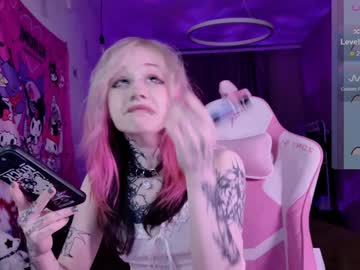 girl
        lollyshy__ cam image #5937046