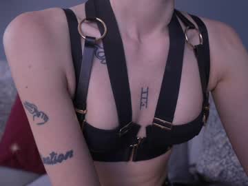 girl
        auddicted cam image #2018928