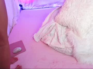 girl
        sandy_candycrush cam image #1525789
