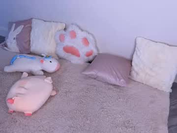 girl
        canikissyou_ cam image #6823650