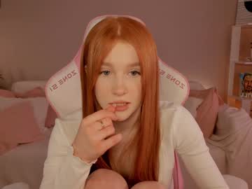 girl
        leahsthetics cam image #3956882