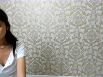 girl
        shy__kira cam image #2193869