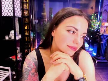 girl
        alma_pearl cam image #1214742