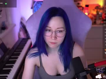 girl
        blue_mooncat cam image #2748831