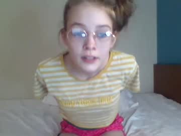 girl
        thedaisydrake cam image #2072660