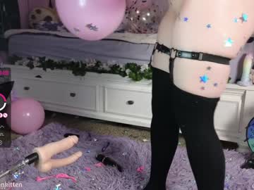 girl
        crimsonkitten cam image #2169202
