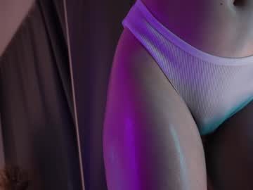 girl
        anna_royal_ cam image #4673172
