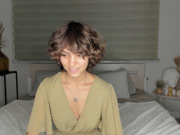 girl
        lenaelisabeth cam image #2689955