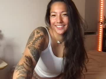 girl
        kiannilee cam image #2994504