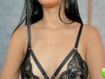 girl
        gummy_bear7 cam image #842602