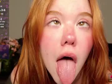 girl
        real_teya cam image #6369424