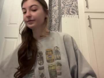 girl
        fantasyella cam image #6940596