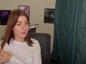 girl
        stacy_cy cam image #5366400