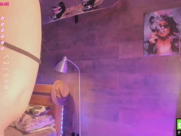 girl
        yolandabertha cam image #1268118