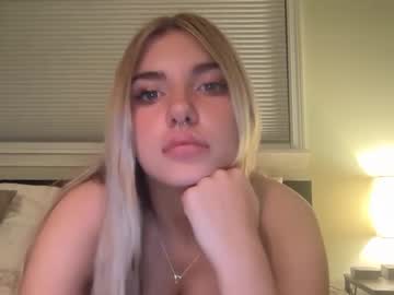 girl
        alliesutton cam image #6744647