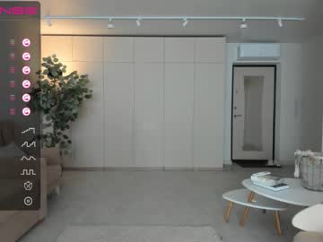 girl
        oki_dokie cam image #1860424