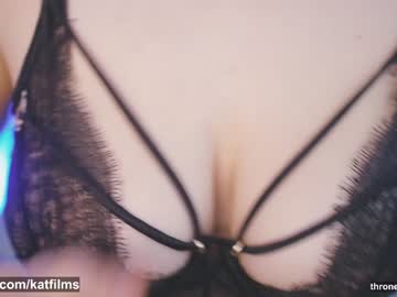 girl
        katdreams cam image #4205146