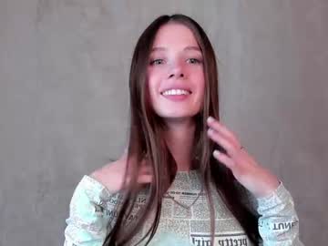 girl
        lori_cole cam image #2694825