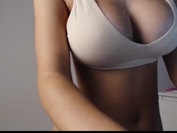 girl
        trixie_taylor cam image #5216898