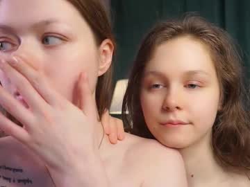couple
        dreamy_poetess cam image #6537259